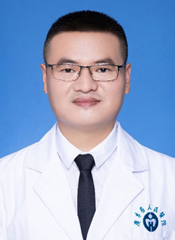 杨哲贤.jpg